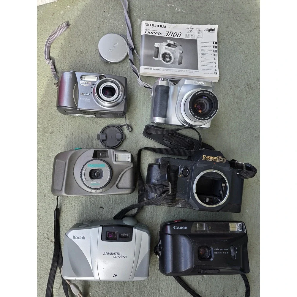 Vintage Camera Lot Canon T70 Fujifilm FinePix 3800 Kodak EasyShare Snappy Z2‎